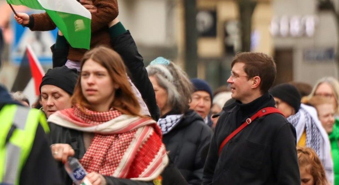 Mass Arrests at Palestine Action Protest
