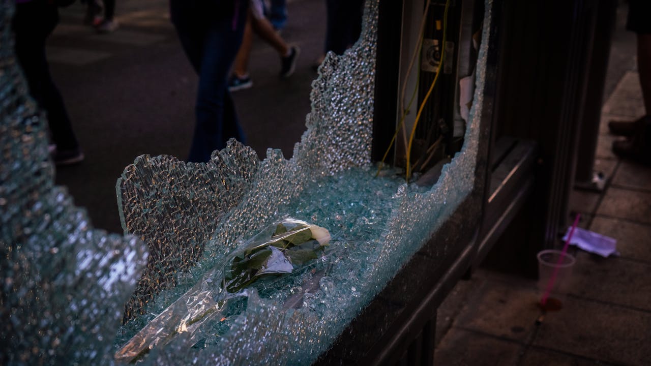 retail disorder caused by gangs in Clapham and across the UK retail disorder caused by gangs in Clapham and across the UK